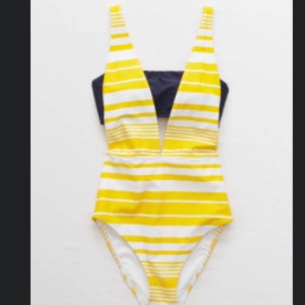nique Aerie layered one-piece swimsuit.